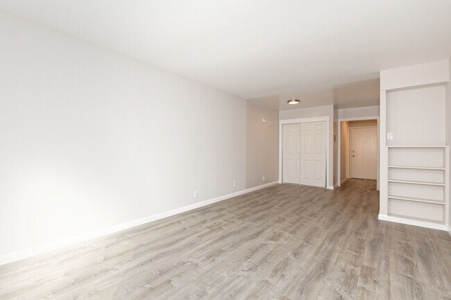 Building Photo - Lakemont Apartments