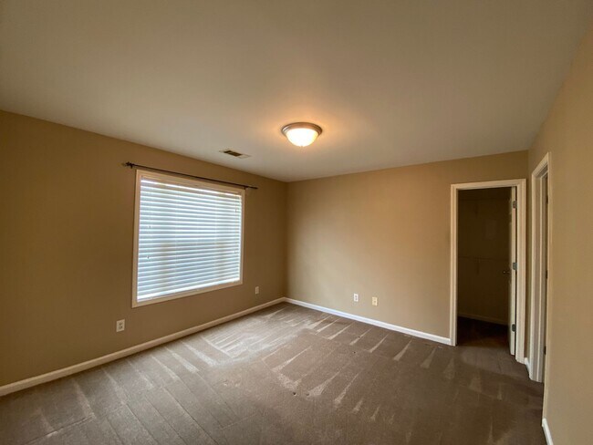 Building Photo - Nashboro Village End Unit Townhome with 2 ...