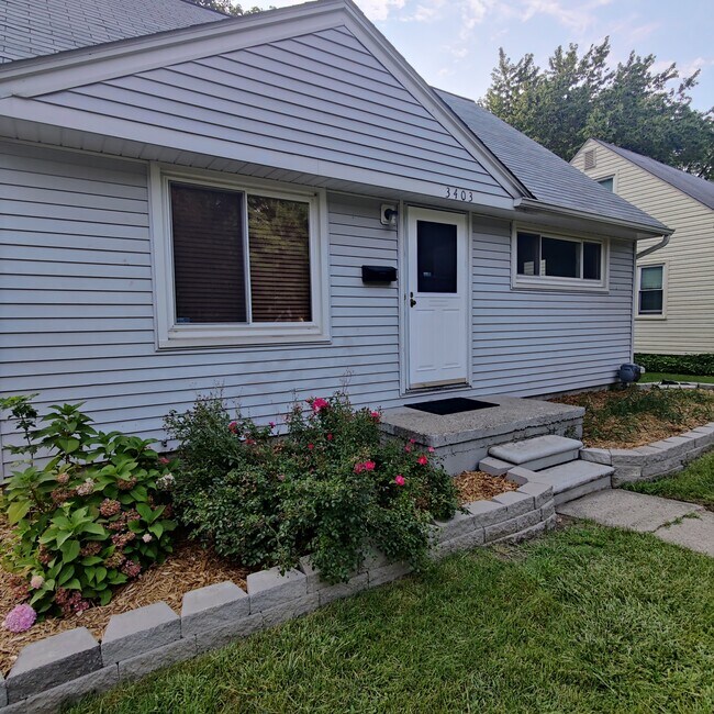 Building Photo - 3403 Woodland Ave
