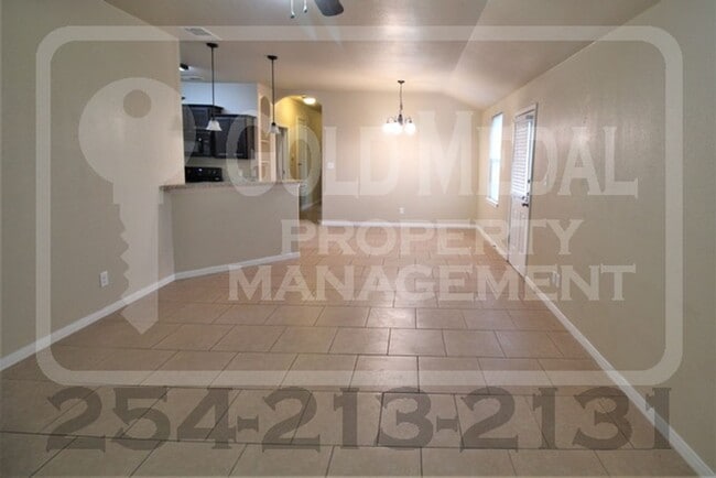 Building Photo - 4505 Cambridge Dr