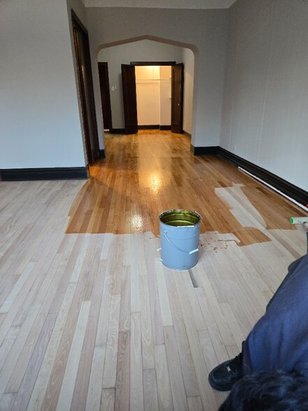 Building Photo - 6319 S Central Ave