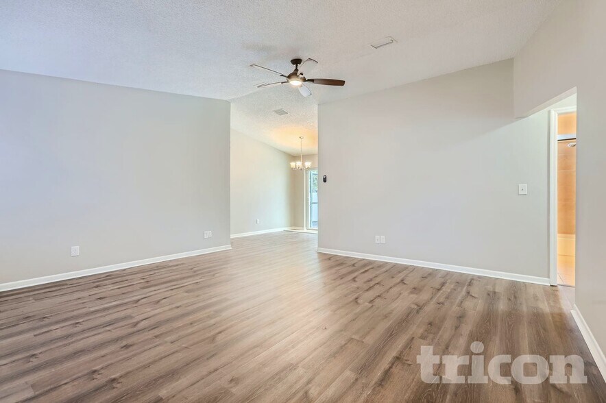 Building Photo - 6804 120th Pl