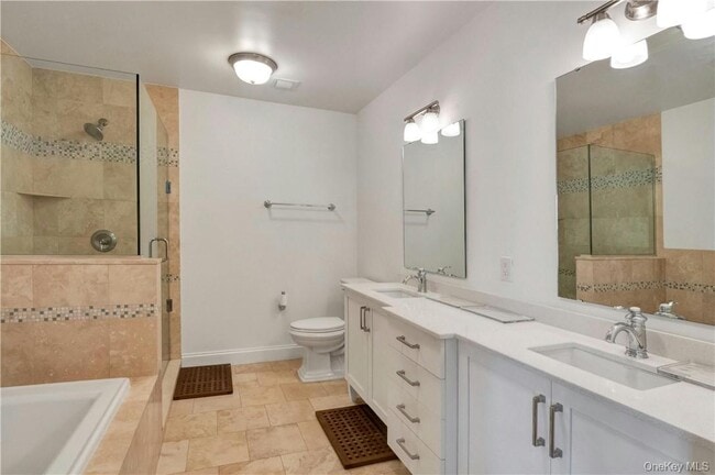 Building Photo - 10 Byron Pl