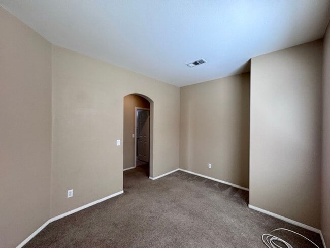 Building Photo - 4 Bedroom Menifee home on Menifee Lakes Go...