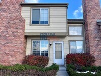 Building Photo - 805 Summer Dr