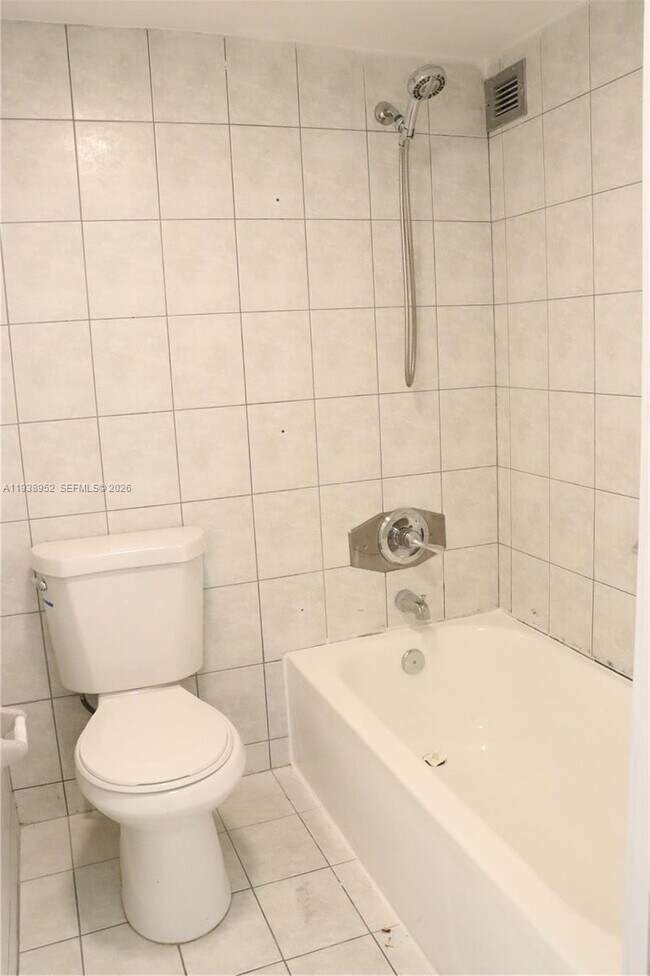 Building Photo - 16919 N Bay Rd