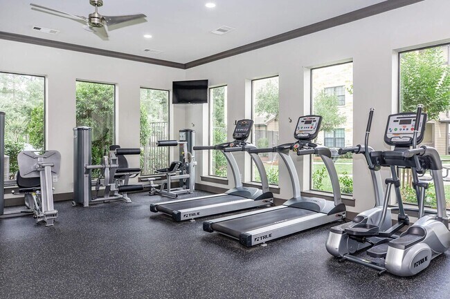 Building Photo - Move-In Made Simple – No Deposit Needed