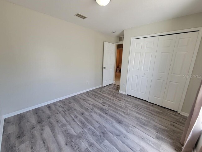 Building Photo - 7916 Roundelay Dr