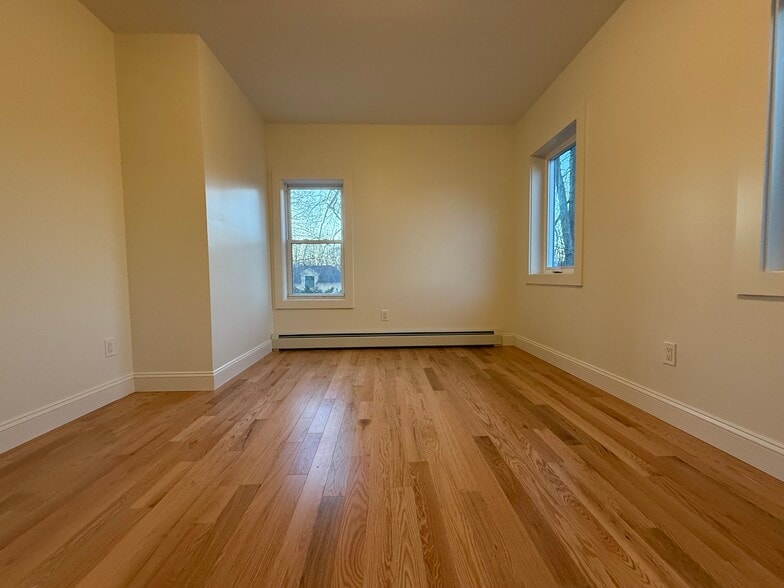 Building Photo - 35 Grant St