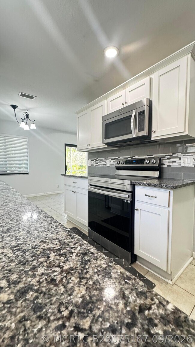 Building Photo - 20970 Concord Green Dr W