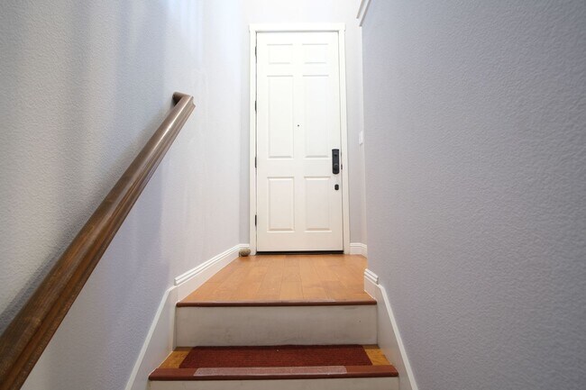 Building Photo - NOW AVAILABLE- NEW PRICE! Spacious 3-Bed, ...