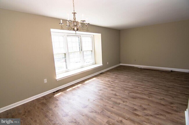 Building Photo - 5404 Helm Ct