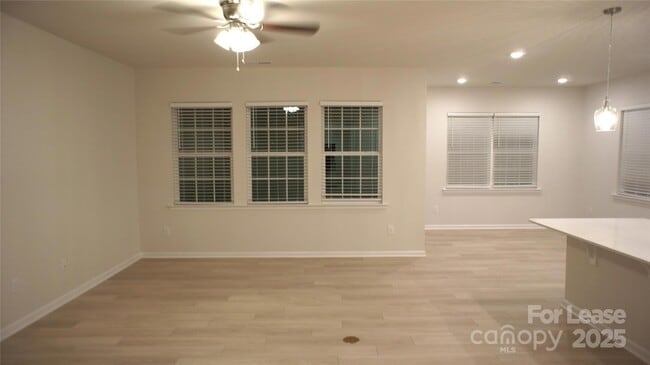 Building Photo - 107 Pampas Pl