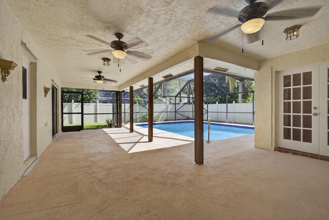Building Photo - 798 Blueberry Dr