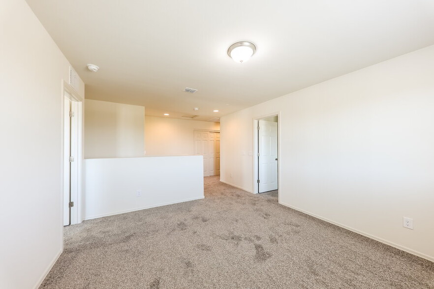 Building Photo - 2528 S 244th Dr