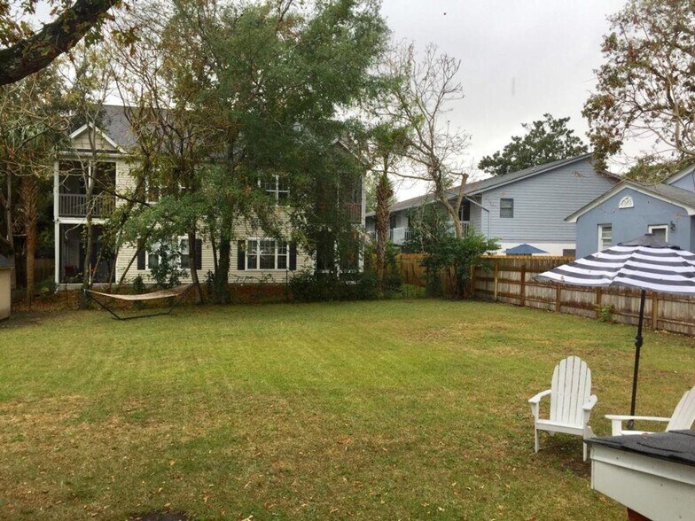 Building Photo - 519 35th Ave N