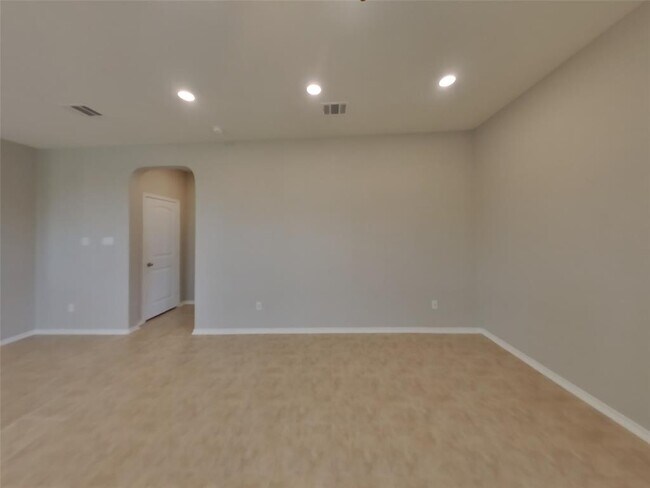 Building Photo - 153 Ella Marie Cir