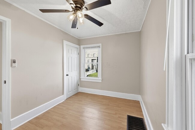 Building Photo - 1452 Summit St