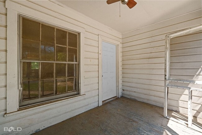 Building Photo - 3420 Darien St