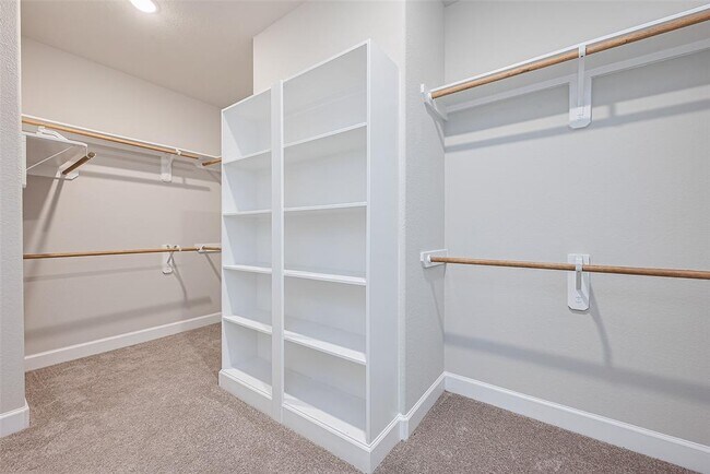 Building Photo - 5511 Highland Dr