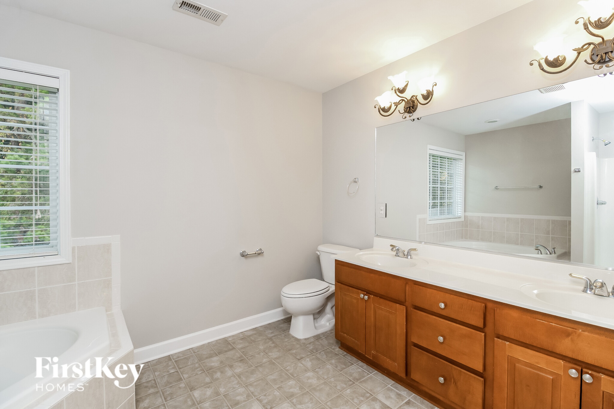 Building Photo - 3205 Quail Run Dr