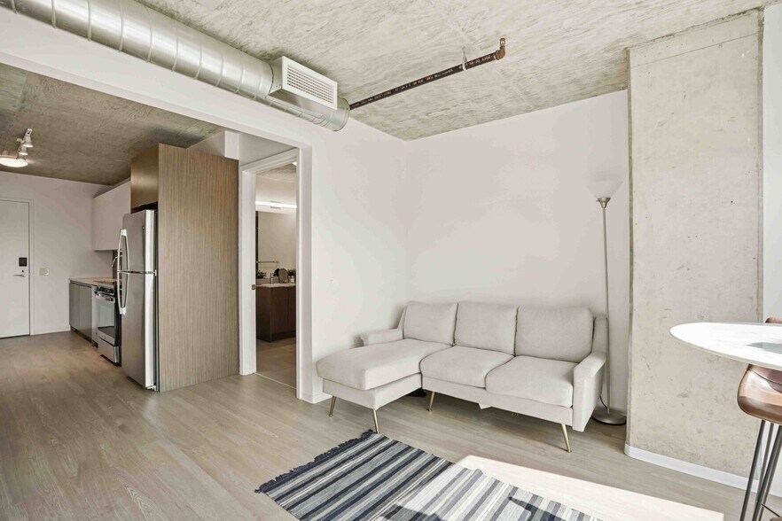 Building Photo - 2113 S Wabash Ave