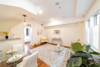 Building Photo - 357 Varick St
