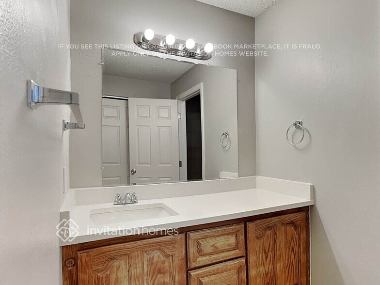 Building Photo - 9241 Albion St