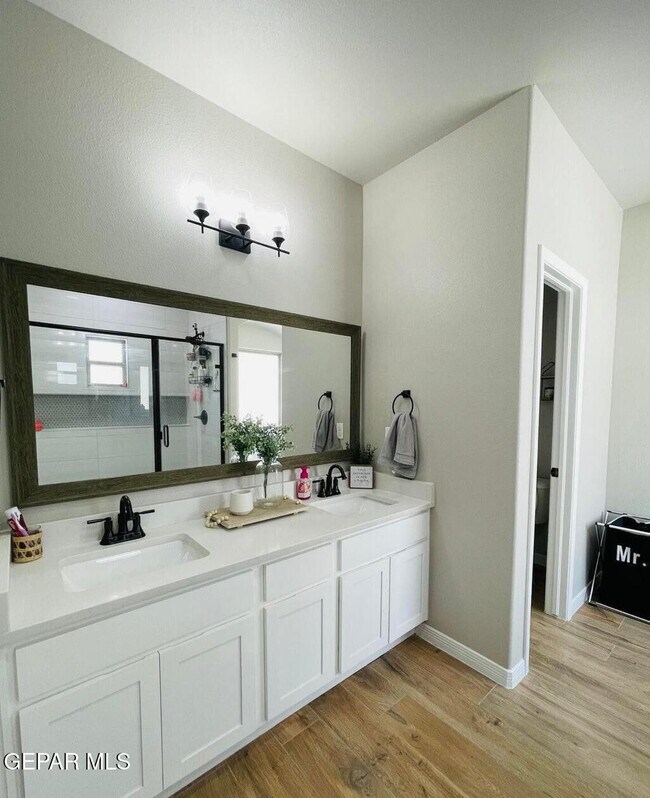 Building Photo - 2220 Tierra Delmonte Dr