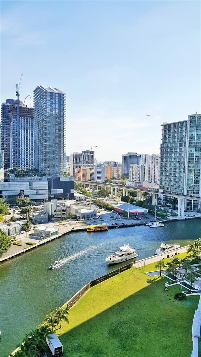 Building Photo - 350 S Miami Ave