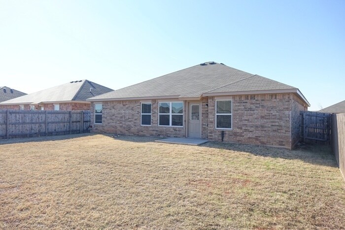 Building Photo - 13312 Beaumont Dr