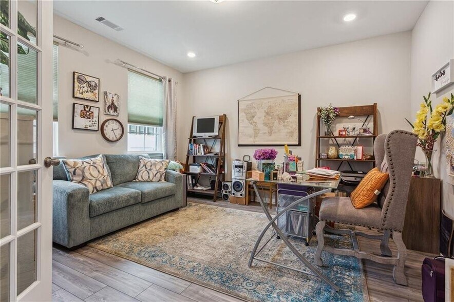 Building Photo - 4367 Waxwing St
