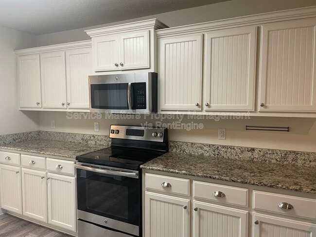 Building Photo - 4170 Roosevelt Way