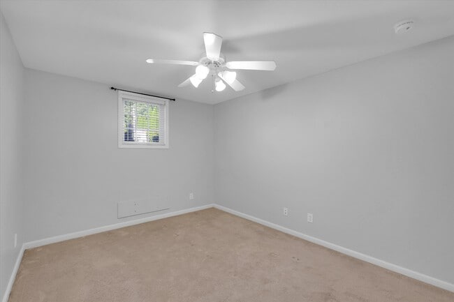 Building Photo - 739 N Hite Ave