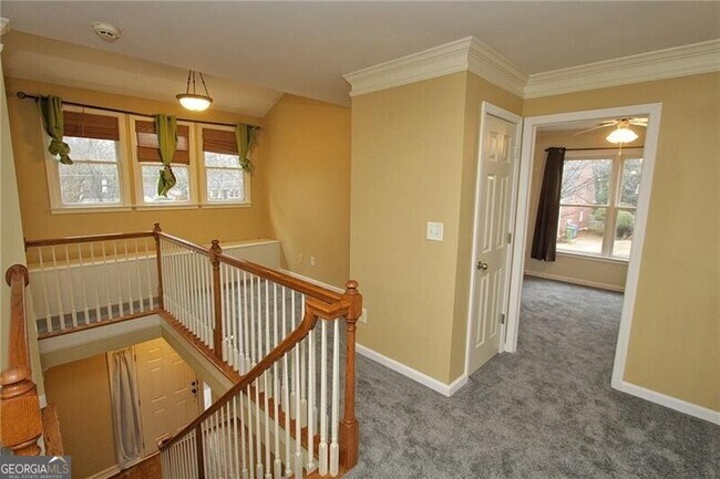 Building Photo - 1360 East Gate Ct SE