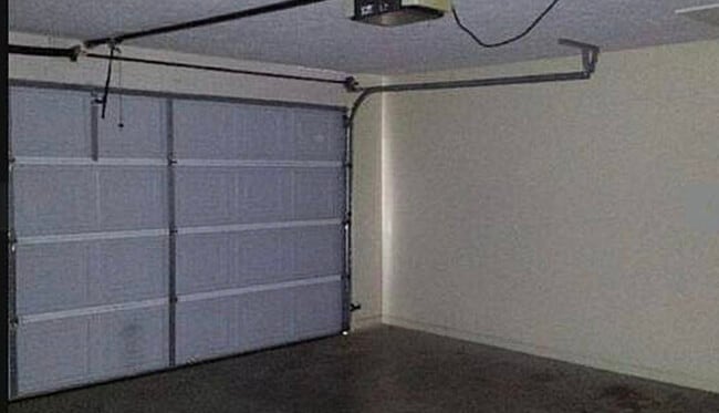 Building Photo - 120 Woods Edge Dr