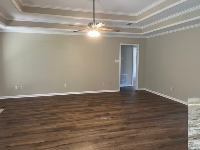 Building Photo - 27 Emerald Cir