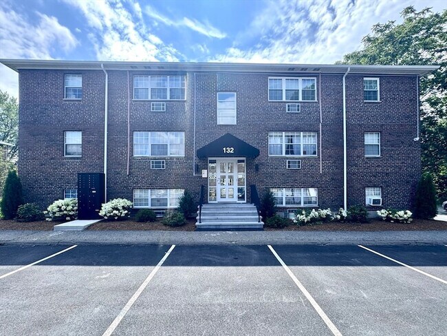 Building Photo - 132 North St