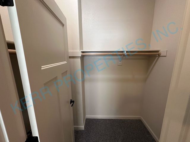 Building Photo - FREE RENT! Spacious 5-Bedroom Retreat with...