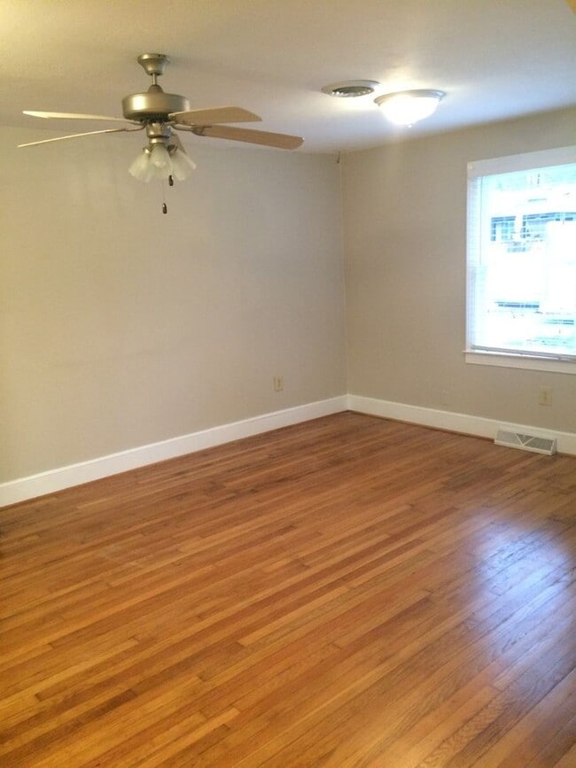 Building Photo - Newly renovated home in NW Greensboro !!