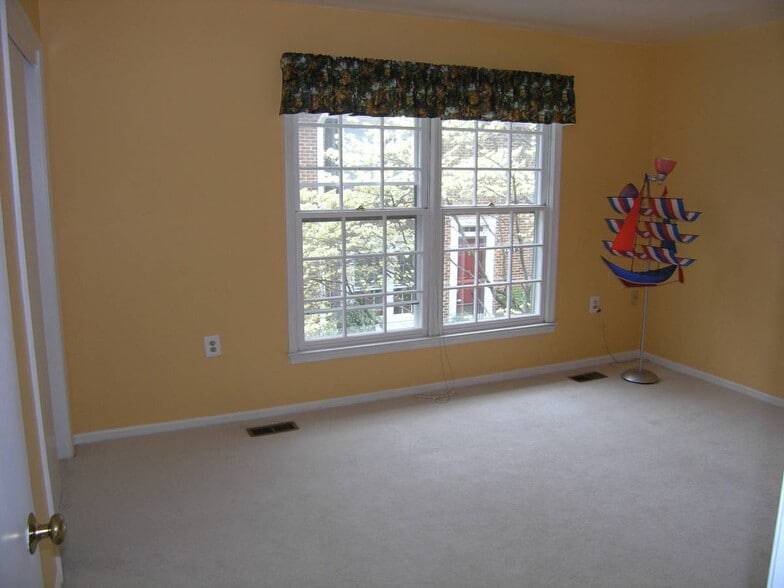 Building Photo - 2550 D S Arlington Mill Dr