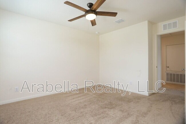 Building Photo - 5105 Hydra