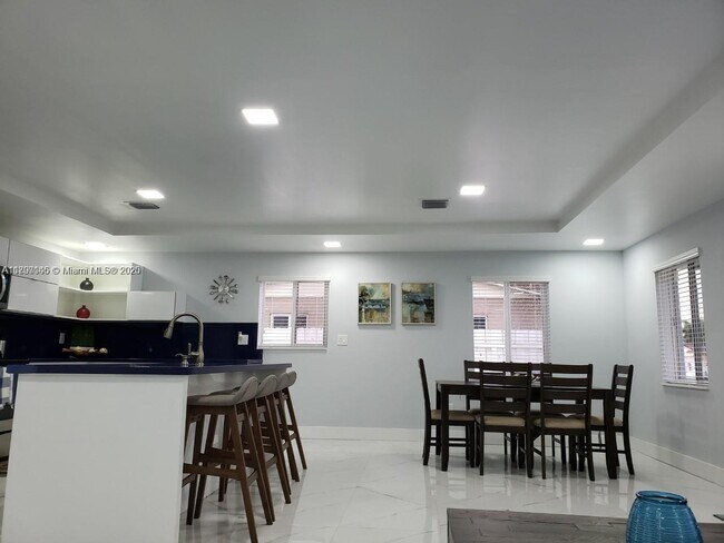 Building Photo - 5124 SW 128th Ave