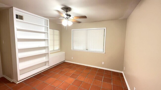 Building Photo - 3815 Ridgeline Dr