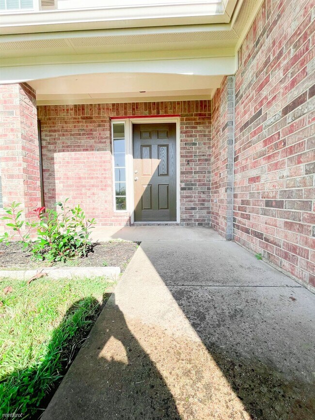 Building Photo - 3 br, 2.5 bath House - 1115 Madison