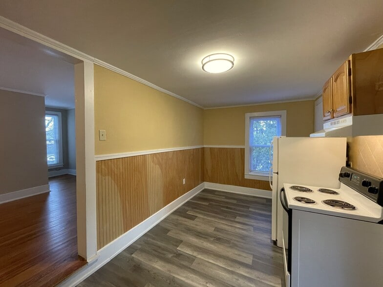 Kitchen - 636 W Gray St