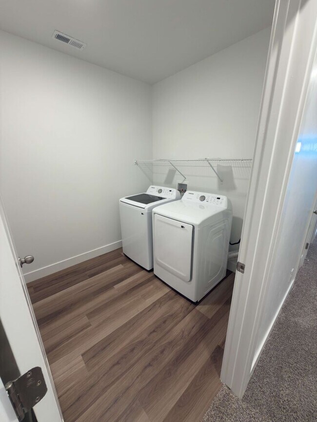 Building Photo - BRAND NEW Condo in Herriman!!!