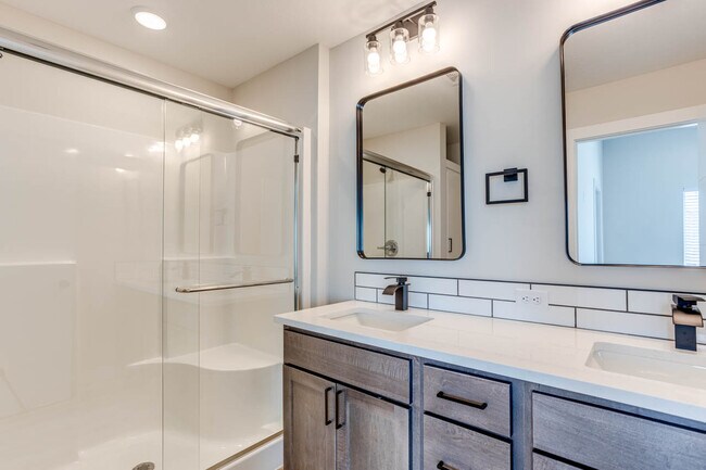 Building Photo - 8541 W 37th St N