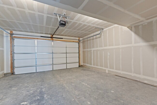 Building Photo - NT 3376