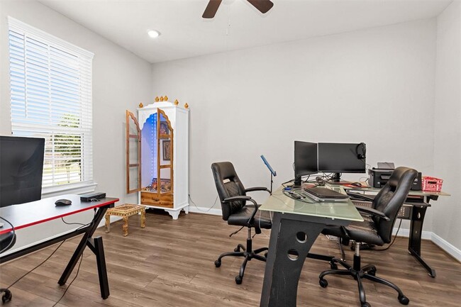 Building Photo - 2058 Woodland Pine Ct